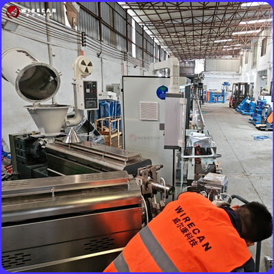 Γραμμή εξώθησης καλωδίων ελέγχου PLC GF-80+60+50mm για την παραγωγή καλωδίων κτιρίων