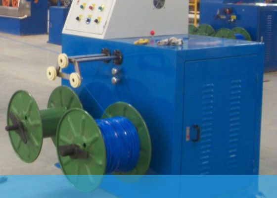 Διπλή μηχανή εξωθητών καλωδίων PVC στρώματος 500mpm με τον αγωγό χαλκού